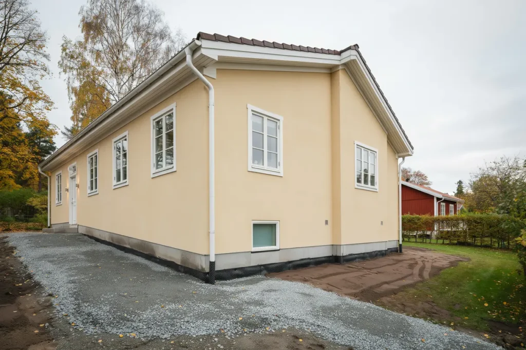 dr nering och isolering av k llargrund vid villa i ronna s dert lje